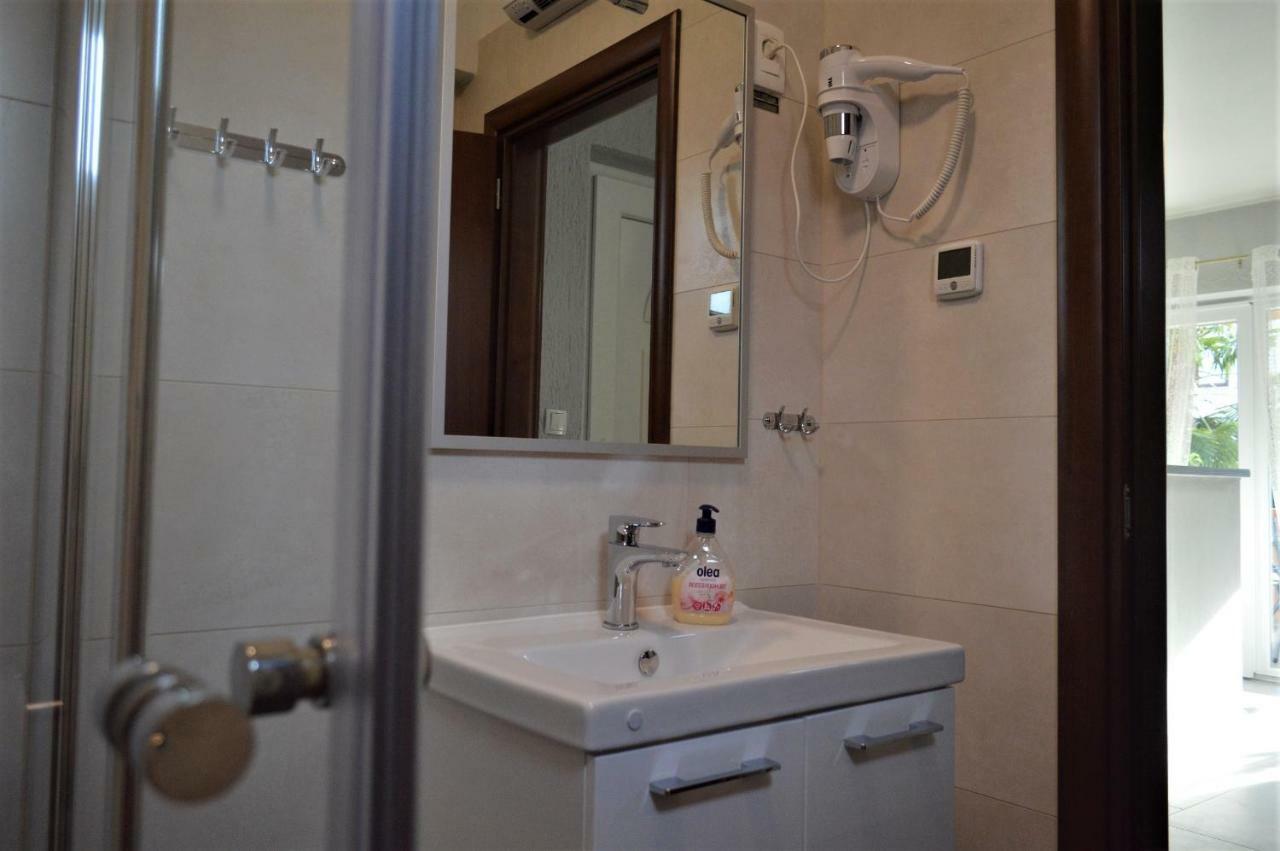 Apartments Sven-Marino Poreč Dış mekan fotoğraf